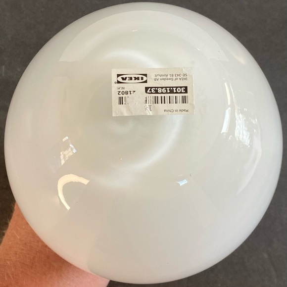 IKEA MODERNIST WHITE VASE HAND BLOWN GLASS 21802 BEAUTIFUL PIECE 8” - Picture 5 of 7